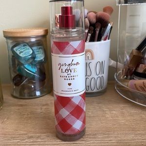 Gingham Love fine fragrance mist from bath and body works